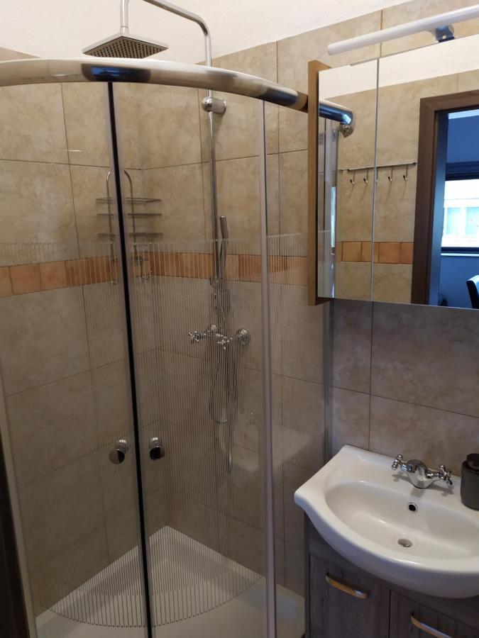 Gostilna Ulcar Hotel Ig Exterior foto