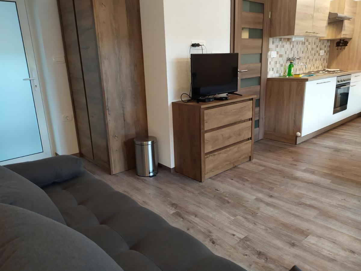 Gostilna Ulcar Hotel Ig Exterior foto