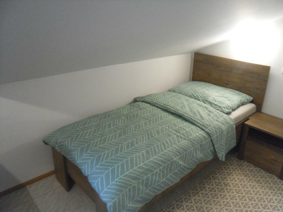 Gostilna Ulcar Hotel Ig Exterior foto
