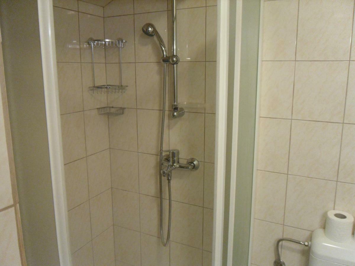 Gostilna Ulcar Hotel Ig Exterior foto