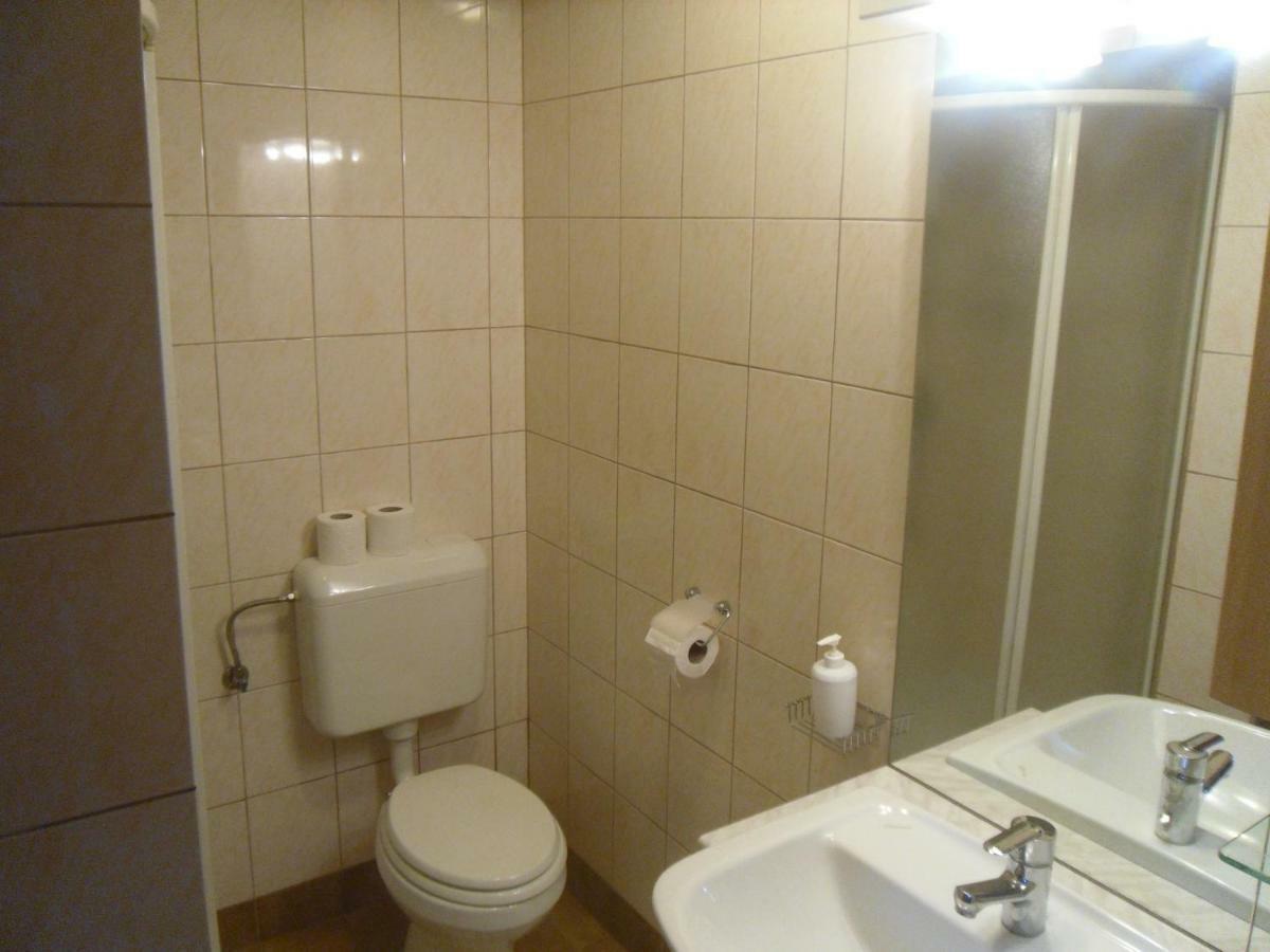 Gostilna Ulcar Hotel Ig Exterior foto