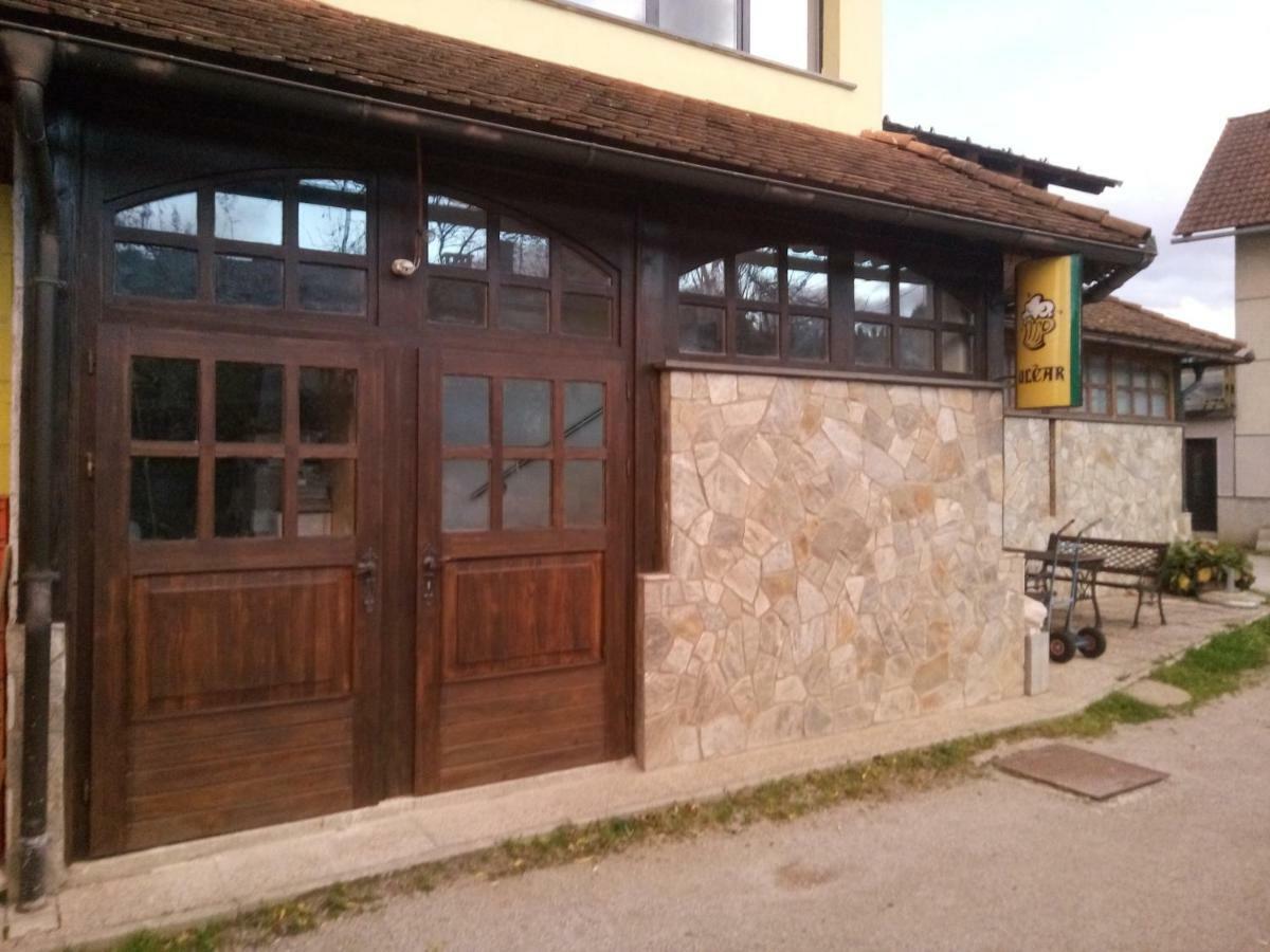 Gostilna Ulcar Hotel Ig Exterior foto